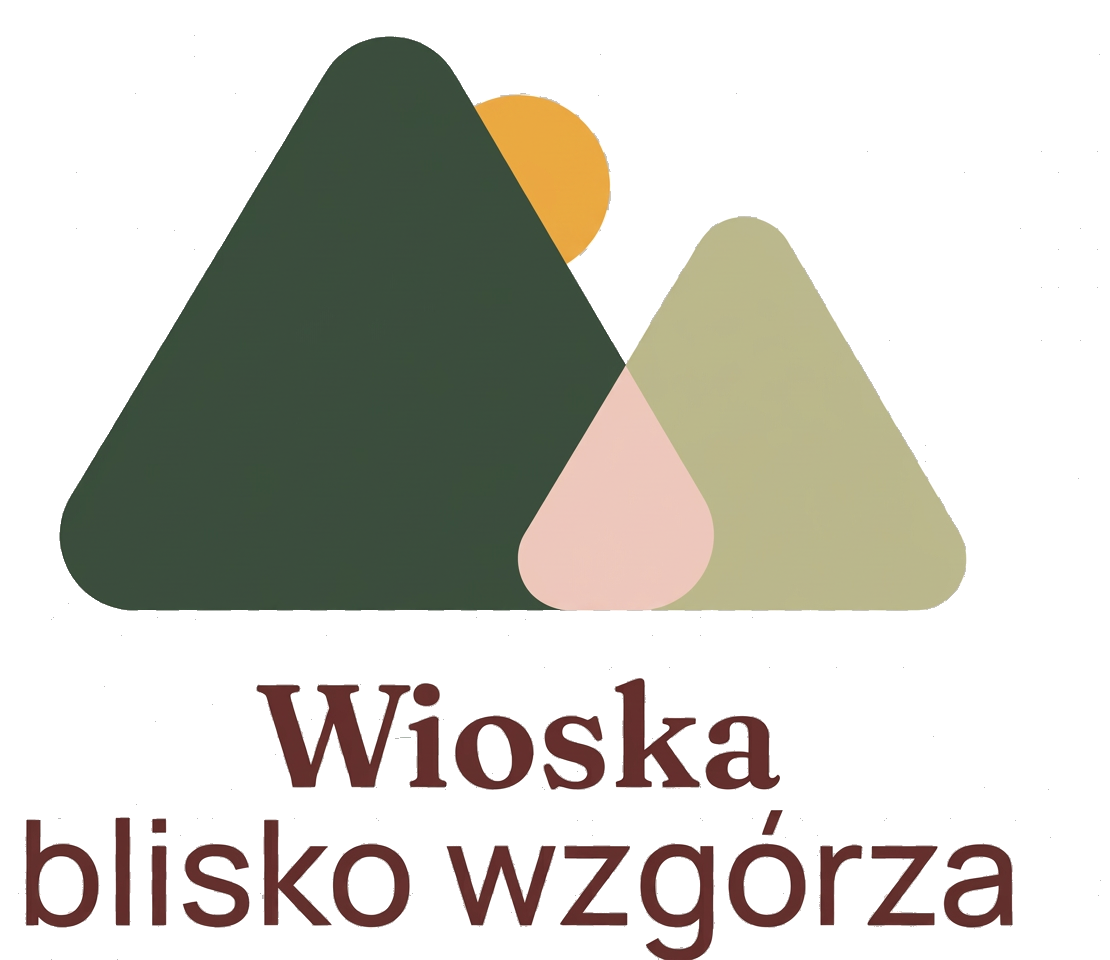 Wioska blisko wzgórza